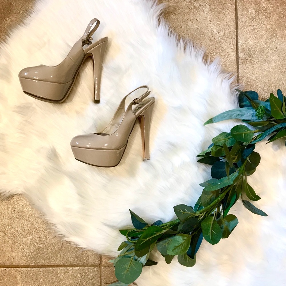 G by Guess Nude Pumps